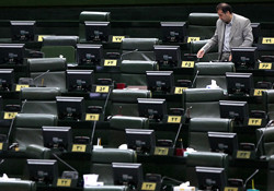 آغاز جلسه علنی مجلس با ۹۱ کرسی خالی صندلی مجلس